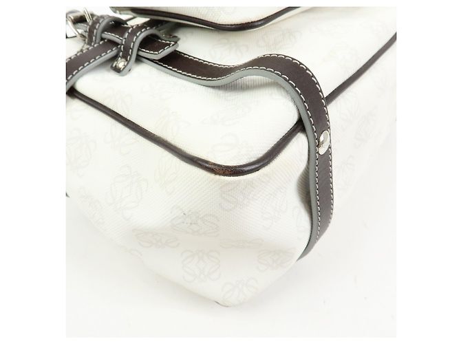 Borsa a mano LOEWE Anagram in PVC e pelle Borsa Boston Bianca e Marrone Scuro - vista 10
