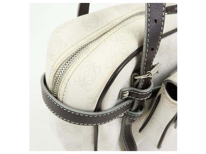 Borsa a mano LOEWE Anagram in PVC e pelle Borsa Boston Bianca e Marrone Scuro - vista 13