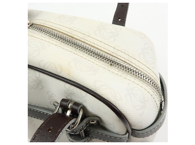 Borsa a mano LOEWE Anagram in PVC e pelle Borsa Boston Bianca e Marrone Scuro - vista 21