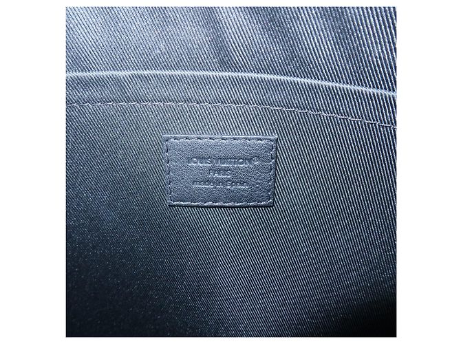 Louis Vuitton Monogram Shadow Leather Pochette To-Go Clutch Bag M81570 - vista 21