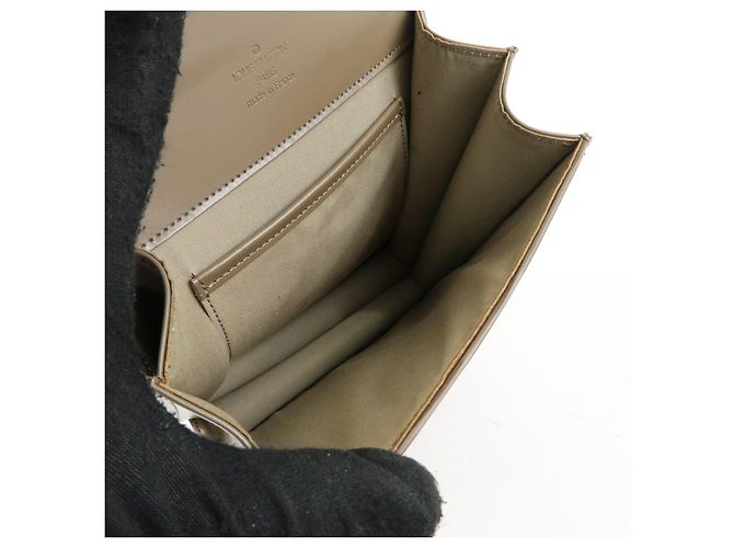 Borsa a tracolla Louis Vuitton Biarritz PM in pelle Epi Pepper M5293B - vista 21