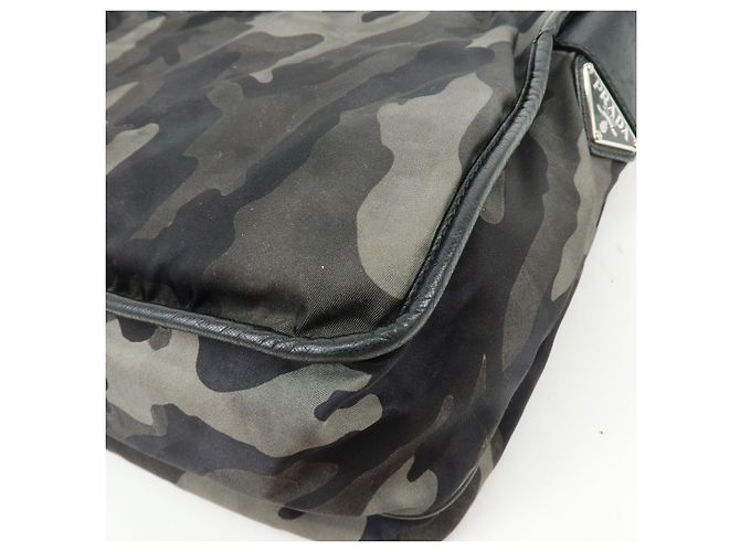 Borsa a tracolla PRADA in nylon e pelle Saffiano con logo triangolare Khaki VA0768 - vista 12