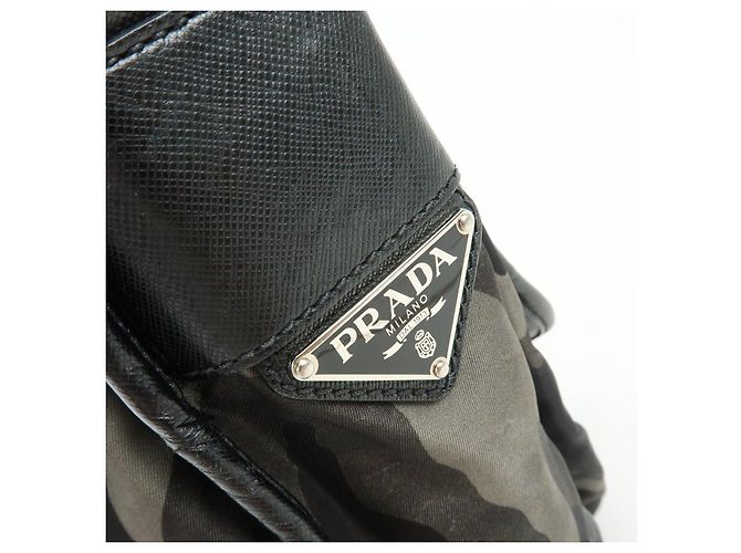 Borsa a tracolla PRADA in nylon e pelle Saffiano con logo triangolare Khaki VA0768 - vista 15