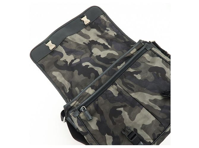 Borsa a tracolla PRADA in nylon e pelle Saffiano con logo triangolare Khaki VA0768 - vista 18