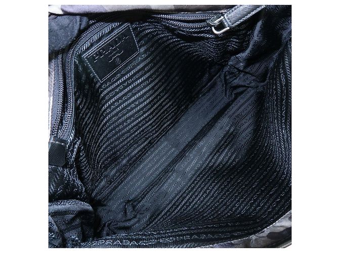 Borsa a tracolla PRADA in nylon e pelle Saffiano con logo triangolare Khaki VA0768 - vista 19
