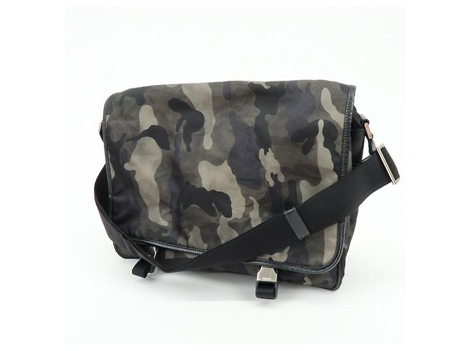Borsa a tracolla PRADA in nylon e pelle Saffiano con logo triangolare Khaki VA0768 - vista 3