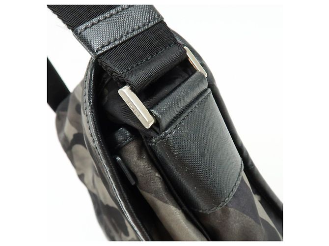 Borsa a tracolla PRADA in nylon e pelle Saffiano con logo triangolare Khaki VA0768 - vista 8