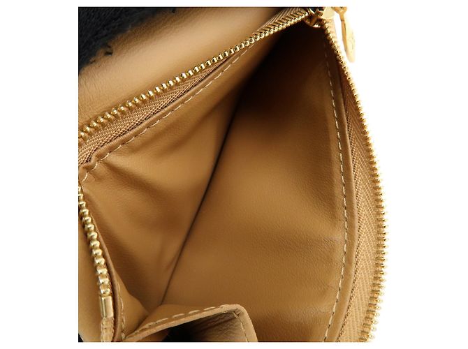 Billetera Compacta Vertical Louis Vuitton en piel Taurillon Noir M81561 - vista 10