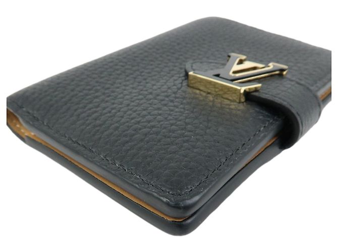 Billetera Compacta Vertical Louis Vuitton en piel Taurillon Noir M81561 - vista 5