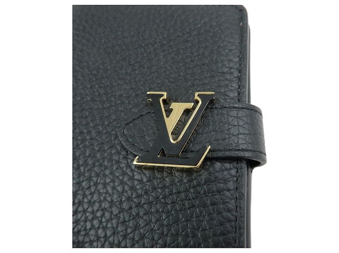 Billetera Compacta Vertical Louis Vuitton en piel Taurillon Noir M81561 - vista 6
