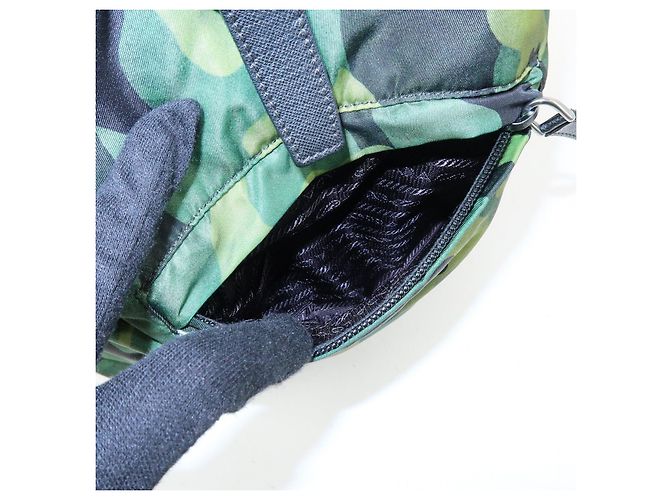 Zaino PRADA in nylon e pelle con logo Triangle Camouflage BZ0032 - vista 14