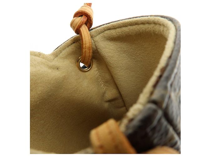 Louis Vuitton Monogram Pochette Cancun Shoulder Bag Pouch M60018 - vista 24