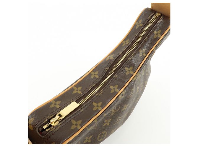 Borsa a tracolla Louis Vuitton Monogram Croissant MM Brown M51512 - vista 20