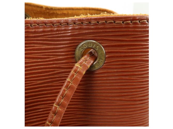 Borsa a tracolla Louis Vuitton Epi Petit Noe Kenya Brown M44103 - vista 19