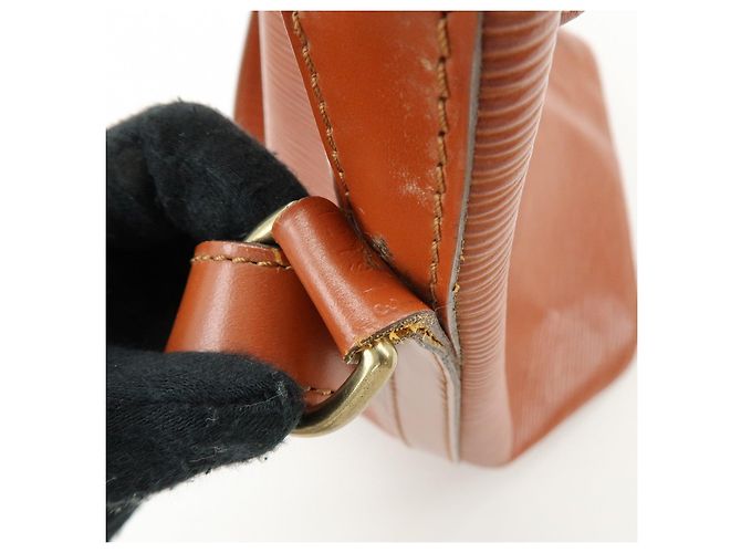 Borsa a tracolla Louis Vuitton Epi Petit Noe Kenya Brown M44103 - vista 24