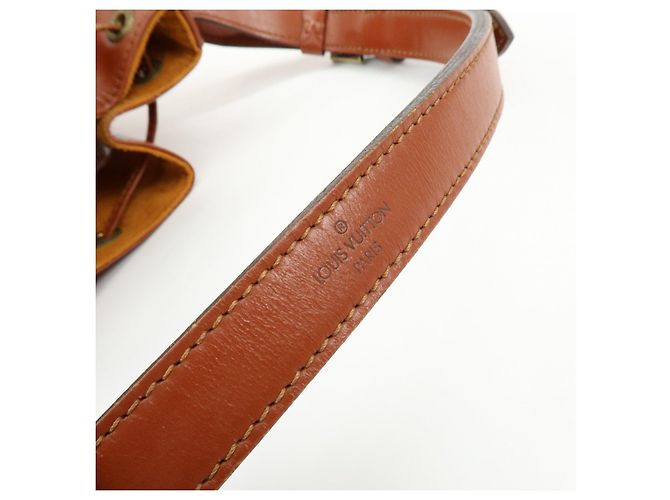 Borsa a tracolla Louis Vuitton Epi Petit Noe Kenya Brown M44103 - vista 7