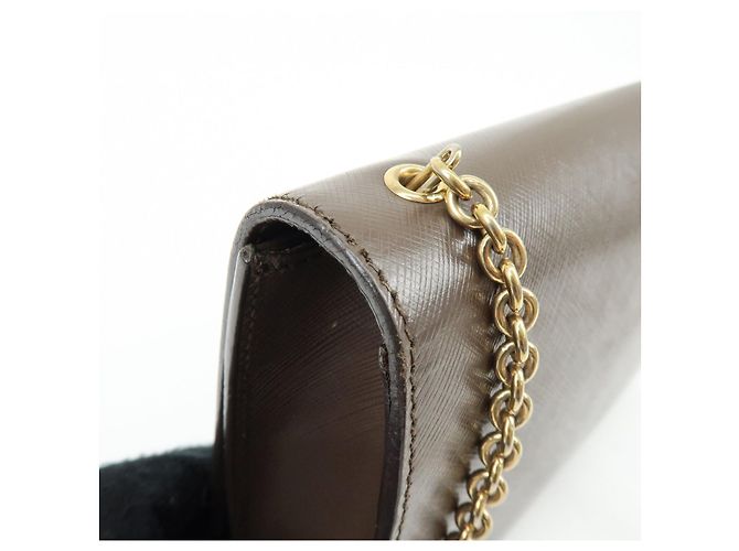 Salvatore Ferragamo Borsa a tracolla con catena Ferragamo Vara in pelle embossed con fiocco, Marrone - vista 15