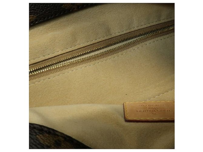 Borsa a tracolla Louis Vuitton Monogram Artsy MM Brown M40249 - vista 20