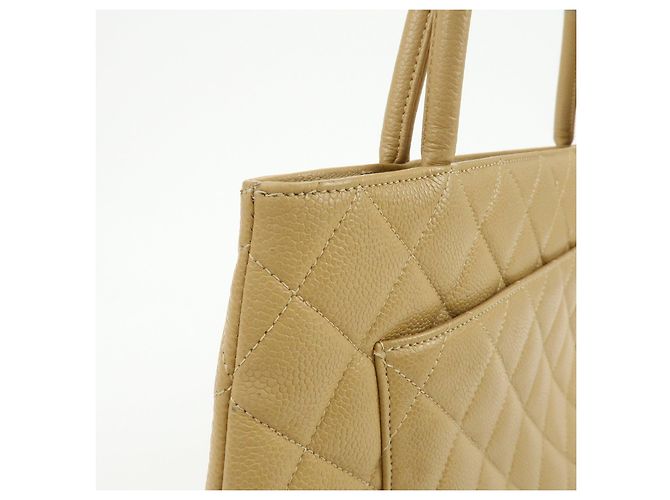 Borsa a mano CHANEL Medallion Matelasse COCO Mark Tote Bag Beige A01804 - vista 14