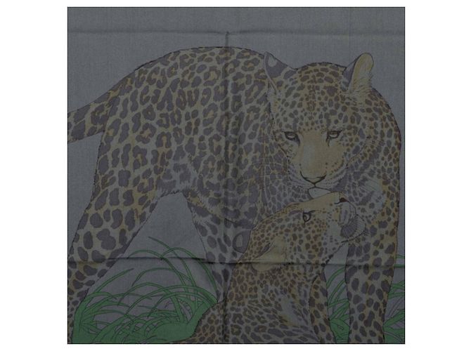 Hermès Hermes Carre 90 Jungle Love Animal Scarf - vista 2