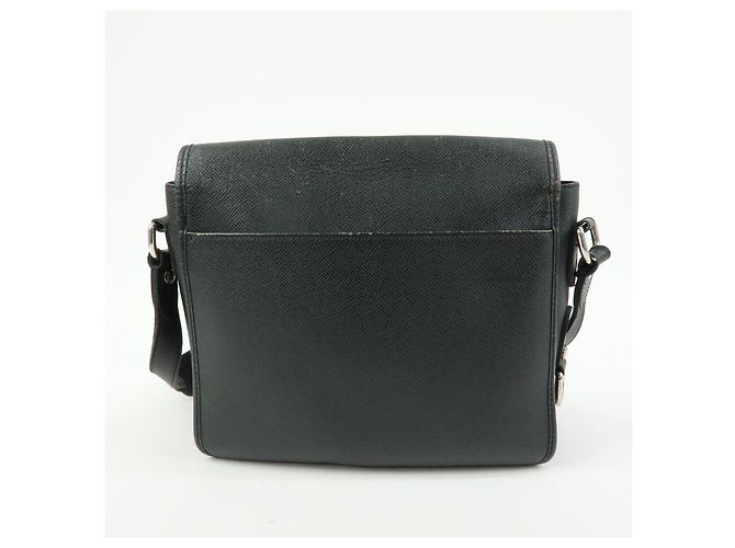 Borsa a tracolla Louis Vuitton Taiga Andrei in pelle Ardoise M32482 - vista 2