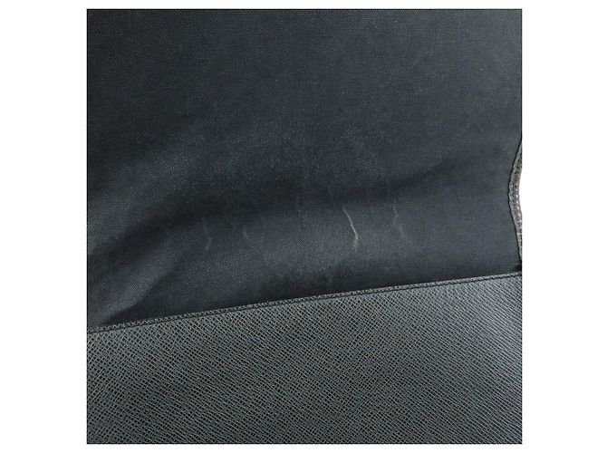 Borsa a tracolla Louis Vuitton Taiga Andrei in pelle Ardoise M32482 - vista 20