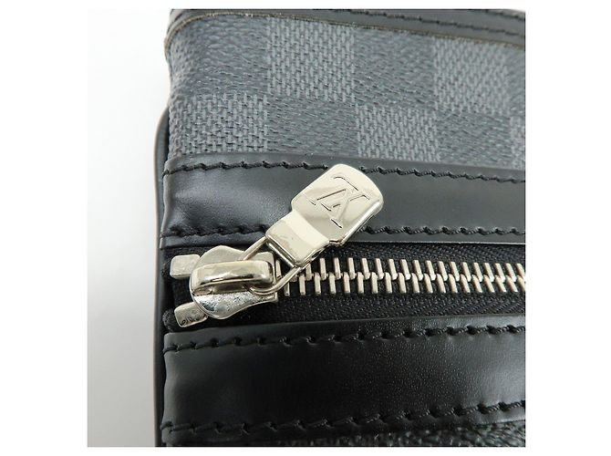 Borsa a tracolla Louis Vuitton Damier Graphite Thomas N58028 - vista 19