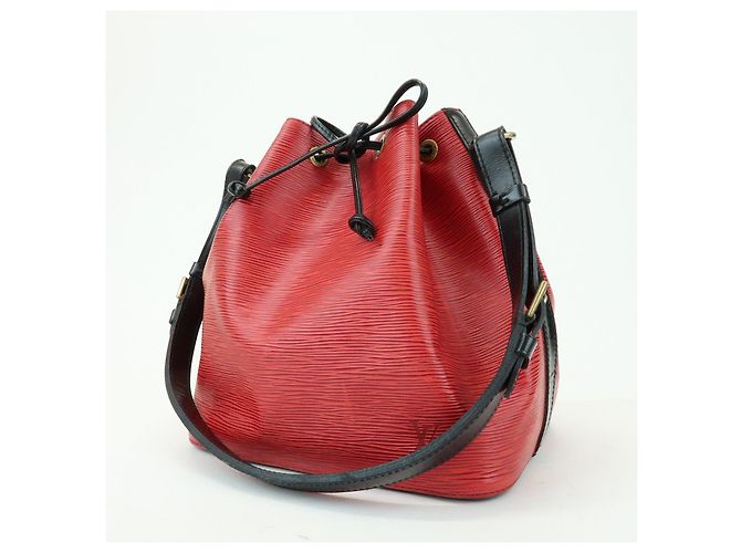 Louis Vuitton Epi Petit Noe Shoulder Bag Noir Castilian Red M44172 - view 3
