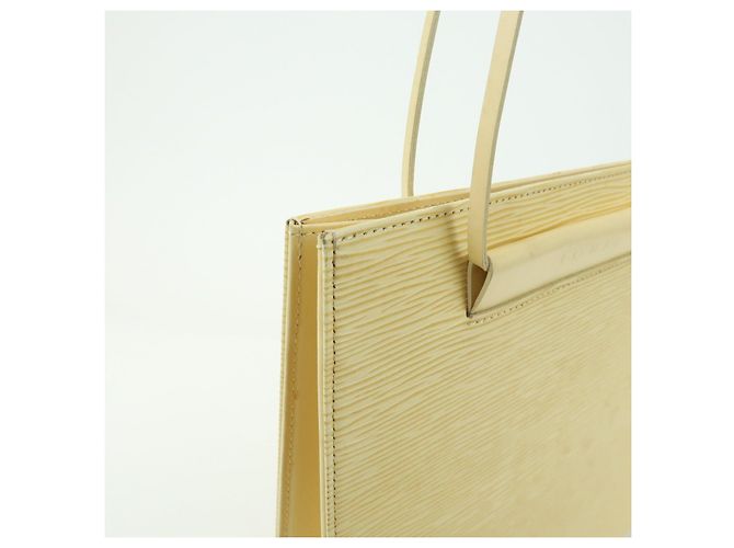 Borsa a spalla Saint Tropez in pelle Epi Louis Vuitton Vanilla - vista 16