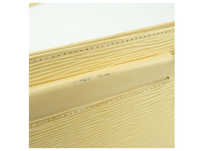 Borsa a spalla Saint Tropez in pelle Epi Louis Vuitton Vanilla - vista 17