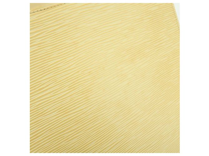 Borsa a spalla Saint Tropez in pelle Epi Louis Vuitton Vanilla - vista 19