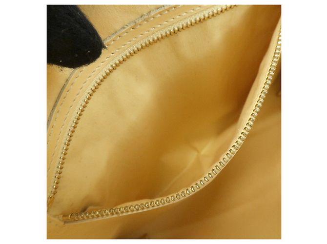Borsa a spalla Saint Tropez in pelle Epi Louis Vuitton Vanilla - vista 21