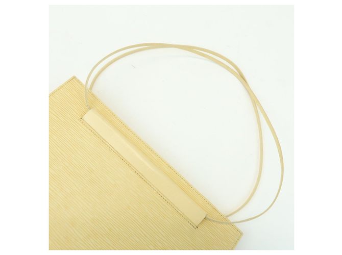 Borsa a spalla Saint Tropez in pelle Epi Louis Vuitton Vanilla - vista 6