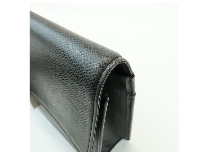 Borsa a pochette Louis Vuitton Selenga in pelle Taiga Ardoise M30782 - vista 10