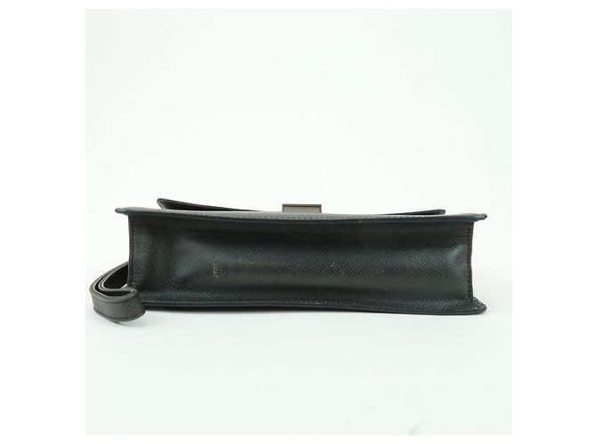 Borsa a pochette Louis Vuitton Selenga in pelle Taiga Ardoise M30782 - vista 5