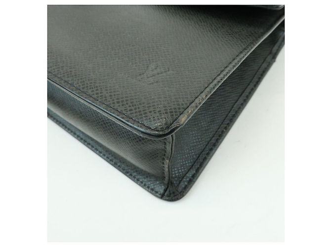 Borsa a pochette Louis Vuitton Selenga in pelle Taiga Ardoise M30782 - vista 7