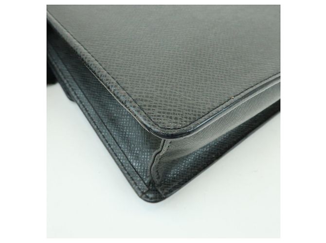Borsa a pochette Louis Vuitton Selenga in pelle Taiga Ardoise M30782 - vista 8