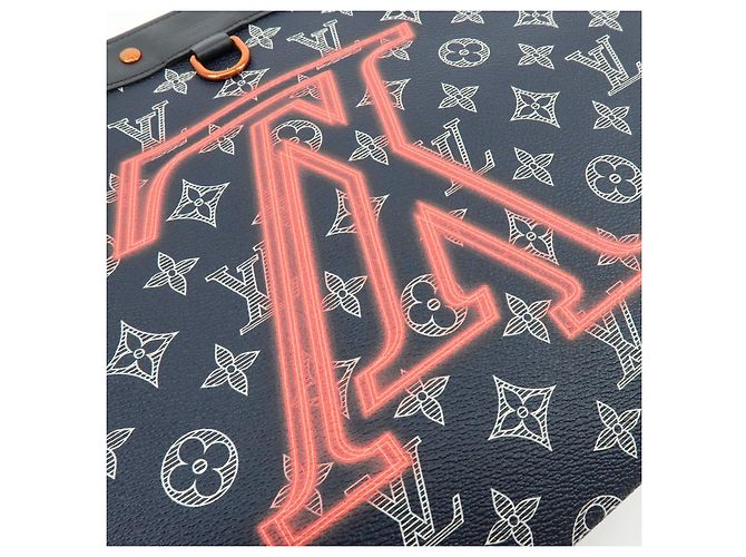 Louis Vuitton Monogram Ink Upside Down Pochette Apollo Navy M62905 - vista 16