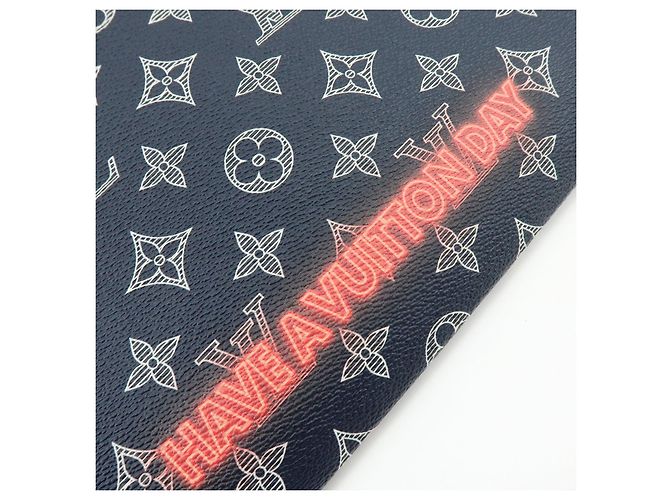 Louis Vuitton Monogram Ink Upside Down Pochette Apollo Navy M62905 - vista 17