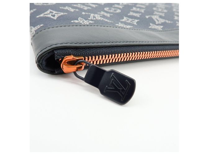 Louis Vuitton Monogram Ink Upside Down Pochette Apollo Navy M62905 - vista 18