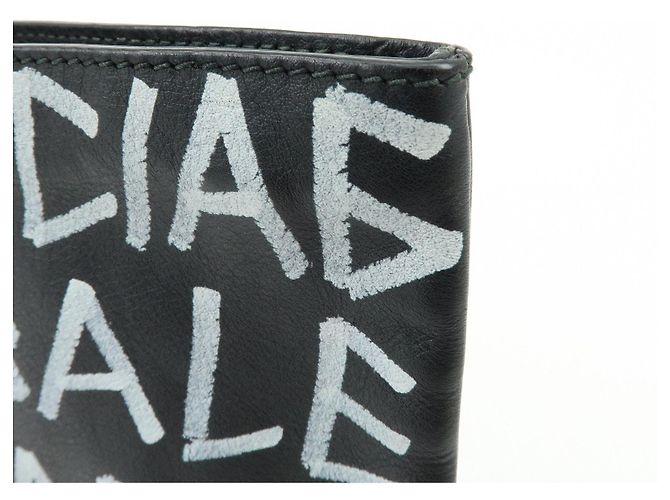 BALENCIAGA Pochette in pelle Graffiti Flat Pouch Nero Bianco - vista 12