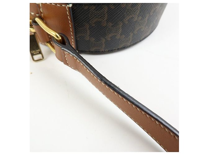 Céline CELINE Borsa a tracolla e a spalla Triomphe in PVC e pelle Marrone - vista 11