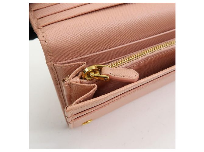 Portafoglio lungo PRADA in pelle Saffiano con nastro logo Rosa 1M1132 - vista 15