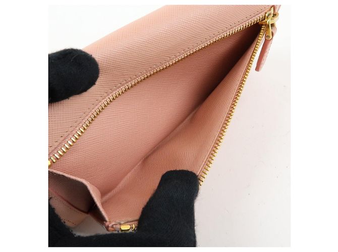 Portafoglio lungo PRADA in pelle Saffiano con nastro logo Rosa 1M1132 - vista 21