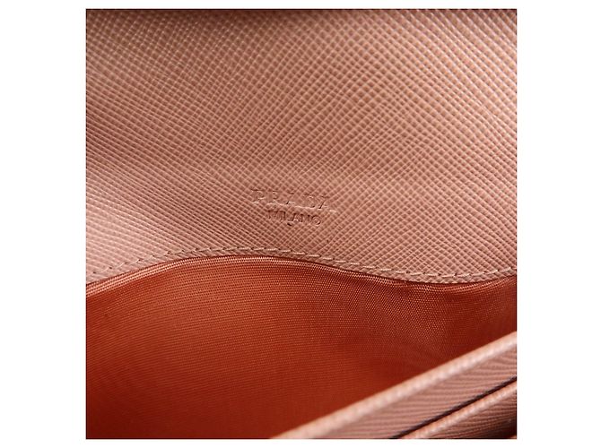 Portafoglio lungo PRADA in pelle Saffiano con nastro logo Rosa 1M1132 - vista 23