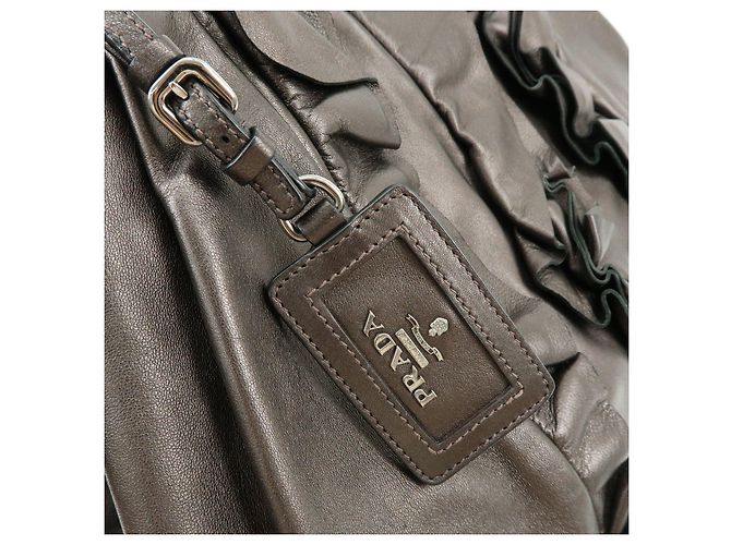 Tote PRADA Shopper aus gerafftem Nappaleder Braun - Ansicht 15