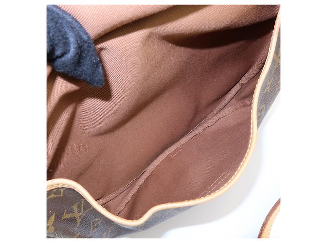 Borsa a Tracolla e Spalla Louis Vuitton Monogram Saumur 30 Marrone M42256 - vista 22
