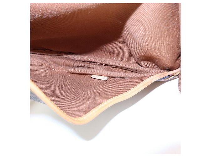 Borsa a Tracolla e Spalla Louis Vuitton Monogram Saumur 30 Marrone M42256 - vista 24