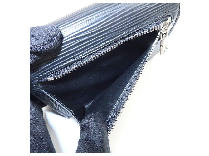 Louis Vuitton Epi Portefeuille Koala Compact Wallet Noir M58012 - vista 14