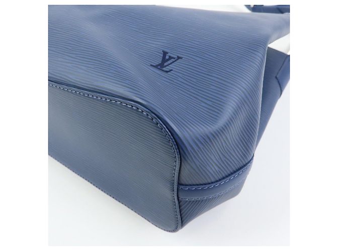 Borsa a tracolla Louis Vuitton Epi Mandala GM in pelle Myrtille M5892G - vista 11